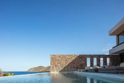 Image de Ormus Villa - An Earthy Beachfront Sanctuary by etouri