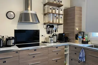 Image de Chambre avec bureau et salle de bain près de Lille