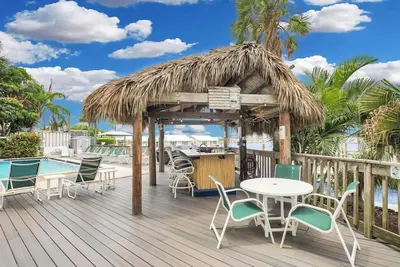 Image de \"Dominica\" Key West 2br • Dock, Pool, Pet-Friendly