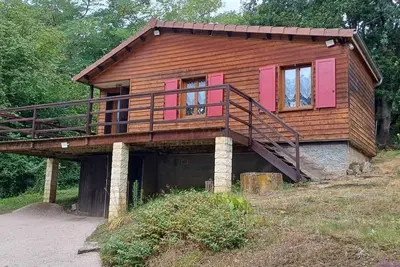 Image de Gîte champêtre confortable avec terrasse et jardin