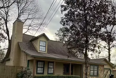 Image de Charming, peaceful & spacious 3/2 house with sunroom, WiFi, Ac in Warner Robins