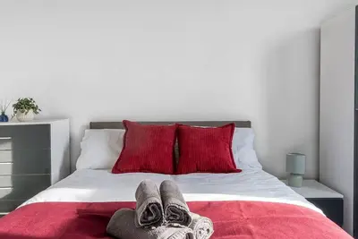Image de Modern 2-Bed Apartment with Parking