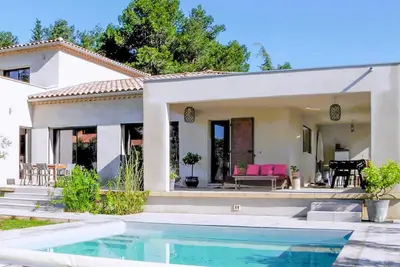 Image de Amazing home in Villeneuve les Avignon