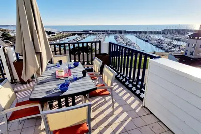 Image de Appartement vue port océan accès piscines gratuit