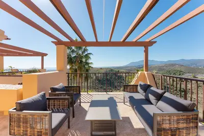 Image de Stunning 3-Bedroom Seaview Penthouse