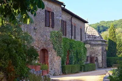 Image de Elegant Tuscan Villa Pool Countryside Bliss