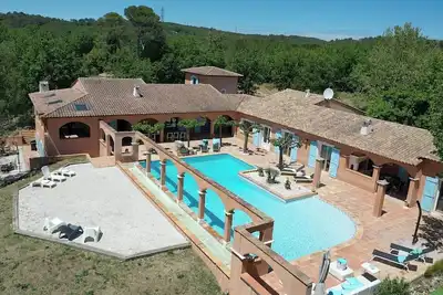 L’hacienda Provençale Les Palmiers