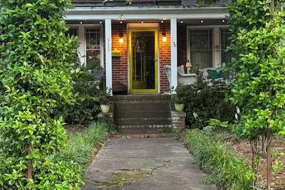 Image de Charming 1 bedroom 1926 apt in historic Lindley Park is close to everything.