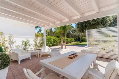 Image de Detached cottage 2 km from the sea and, 1 km from the town center.