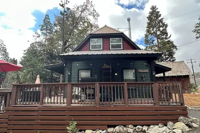 Image de Cozy 3-bedroom cabin walking distance to Shaver Lake Village