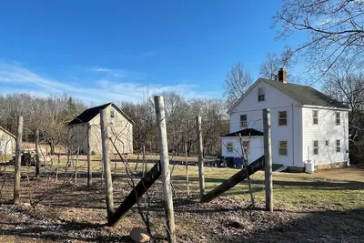 Image de 3-bedroom farmhouse in Glastonbury on working farm & vineyard