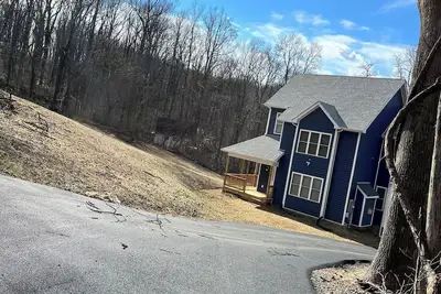 Image de Front Royal Home w/ 5 bedroom 4 bath and driveway 15 min to Shenandoah Ntnl Park