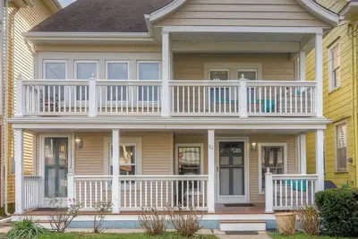 Image de 2-bed Luxury Ground Floor Unit in charming Ocean Grove - steps from beach!