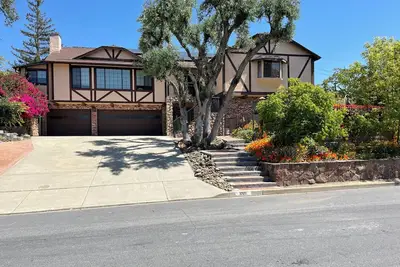 Image de Beautiful setting, peaceful. Ground floor unit near historic Alum Rock Park.