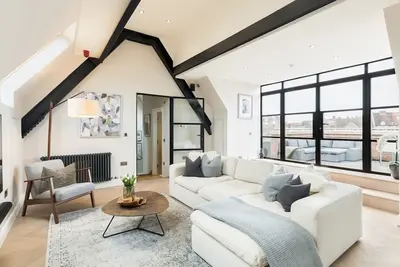 Image de Modern 1 Bed with Roof Terrace, Central Warwick |Pass the Keys