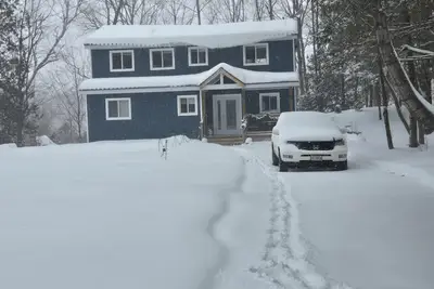 Image de The Pug House. Newly renovated, fully equipped cottage on Moira lake.
