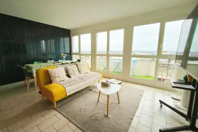 Image de Experience Parisian Living with Breathtaking Seine Views! 🌟4-8 People Family