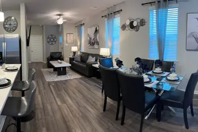 Image de Charming 3-bedroom Townhome in League City on 96.