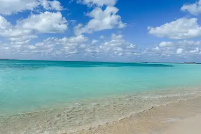 Good Life Getaway - Beach Front View - Heated Pool - Ocean Villas 916