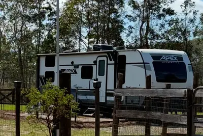 Image de Charming Acres! Cozy Rv in Beautiful Howey-in-the-Hills with WiFi, Ac