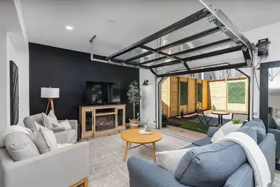Image de Pickleball | 2 Master Suites | Fire Pit | Game Rm