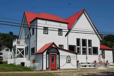 Image de One of a kind, most unique renovated 120 year old church in Northern Mich!