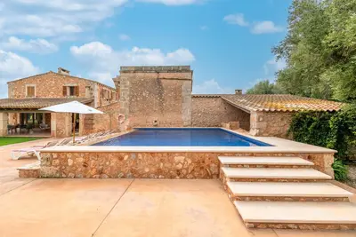 Image de Maison de campagne 'Can Mayol' en pleine nature avec piscine privée, Wifi et climatisation