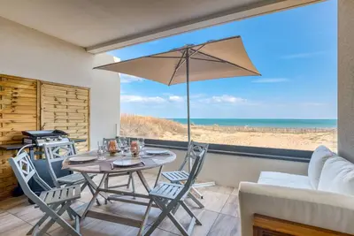 Image de Appartement 'Grains De Sable' avec vue sur mer, terrasse privée et climatisation