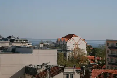 Image de Appartement Avec Vue sur le Bassin – Évasion Côtière avec Balcon à Arcachon