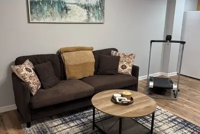 Image de Charming 1 Br Retreat in Smyrna. 20 minutes walk to Battery / Truist Park.