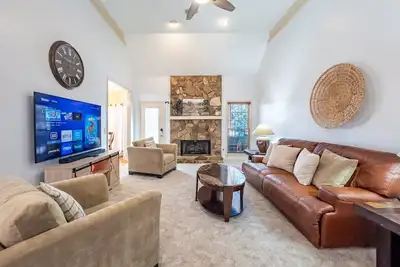 Image de Bright & Airy Home Near Cartersville Attractions
