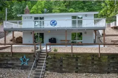 Image de Lakefront Getaway! Private Dock + Bunkhouse