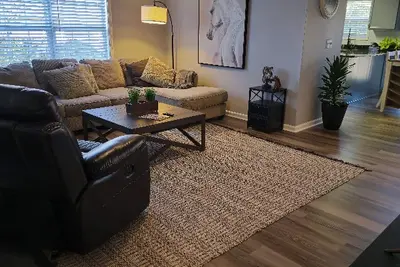 Image de Adorable 3 bedroom home - virtually everything new in historic Georgetown