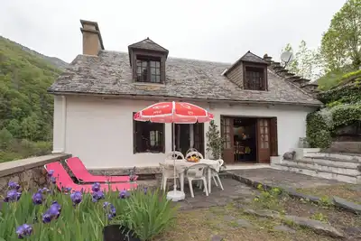 Image de Cottage au Calme à Gèdre – Charme Montagnard, Vue Panoramique & Confort pour 5 Pers