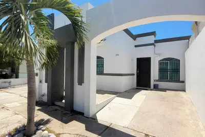 Image de Central Mazatlan House with A/C, WiFi and Parking Ideal for Vacations