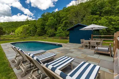 Image de New: Fabulous Mountain Pool Home in Roscoe.