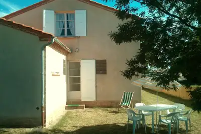 Image de Etage de maison avec jardin privé et barbecue