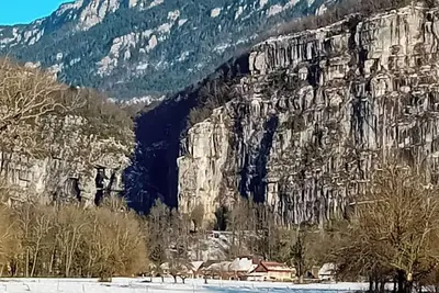 Image de Logement Au Pied De La Falaise