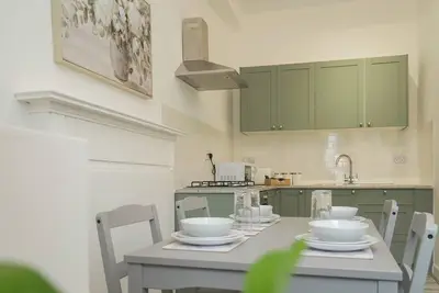 Image de 3-Bedroom Modern apartment in Edinburgh city centre with WiFi & Tv