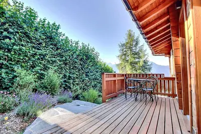Image de Merveilleuse maison de vacances privée avec Wifi, Tv, terrasse, vue panoramique et parking