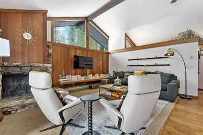 Image de Modern Luxury Golf Cabin, Pets, A\/C, couples