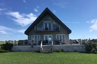 Image de Captain Morgan's Hideaway overlooking Malpeque Harbour and Bay