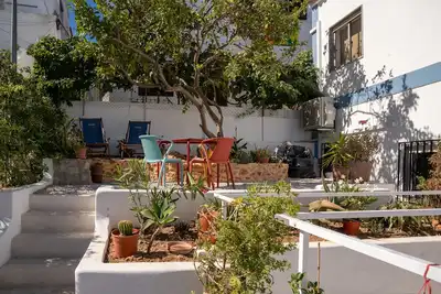Image de 2 bedroom house with sunny garden in Ferragudo village, walk to beaches