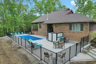 Image de Rickenbacker Ridge sleeps 13 w/ heated pool+hot tub+firepit+game room!