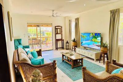 Image de Cotton Bay Cottage @ Freights. Large sea facing garden. Family & Pet friendly