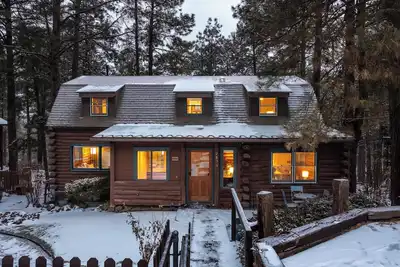 Image de Stunning Cabin with Hottub and Ac