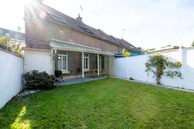 Image de Maison refaite à neuf avec jardin et terrasse - 5 personnes - Proche Amiens
