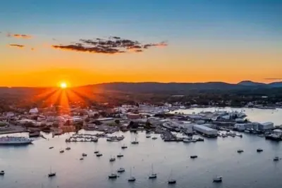 Image de Rockland Central, downtown walk to everything!