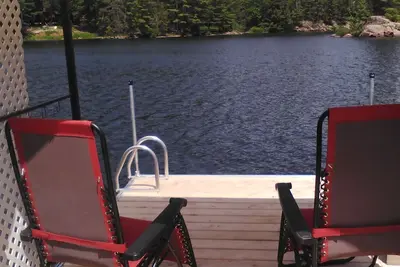 Image de Simon's Studio on Lake Nipissing\nSTR-Fr-2025-01