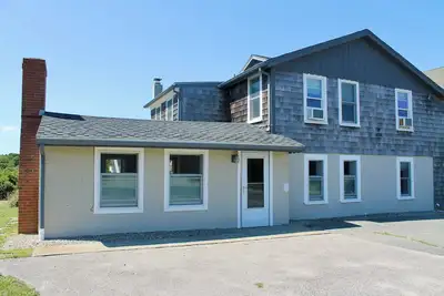 Image de Sagamore Beach large group rental across from private beach!